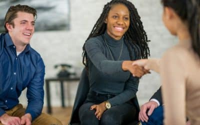 10 Essential Items to Include in Your New Employee Welcome Kit